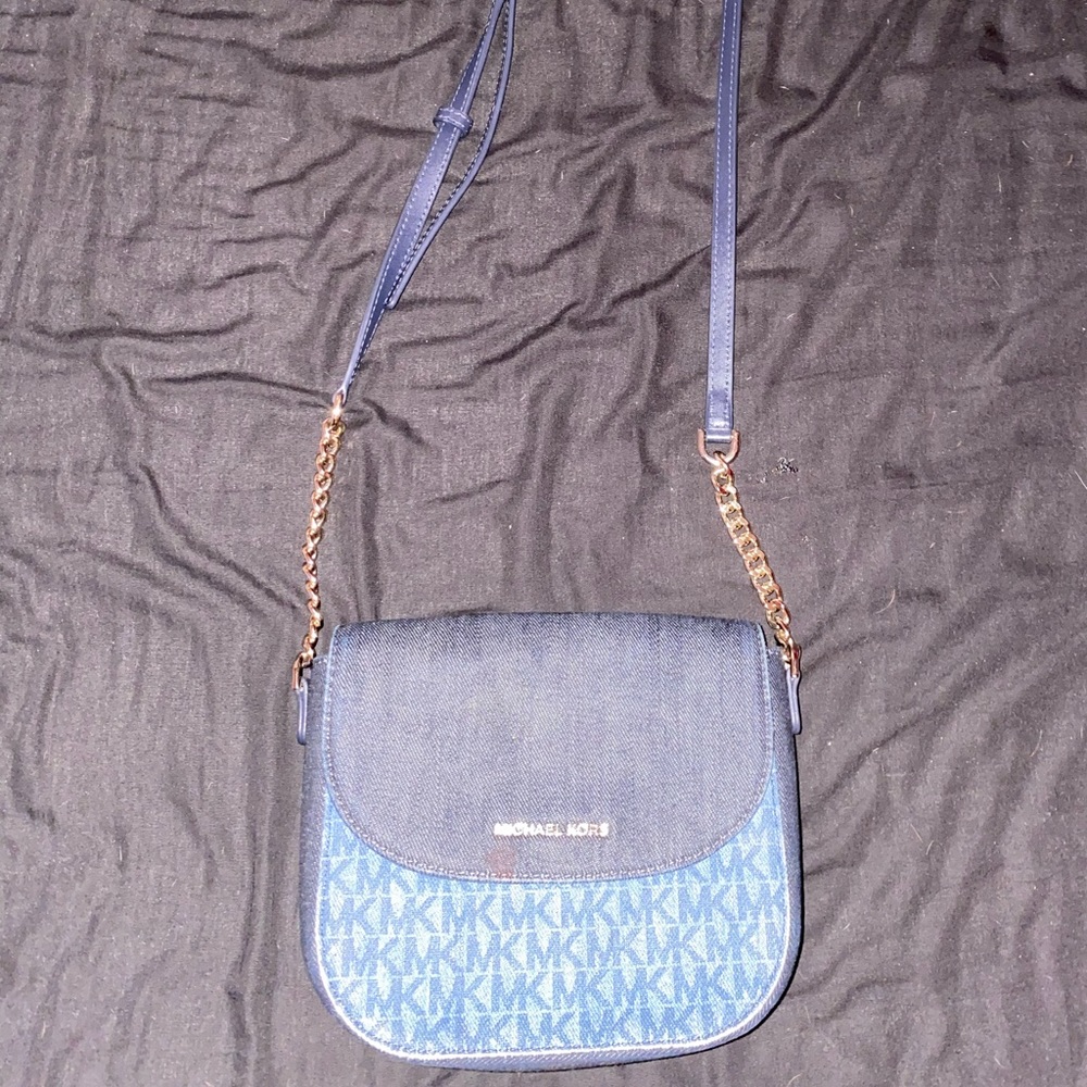 Michael Kors cross body purse